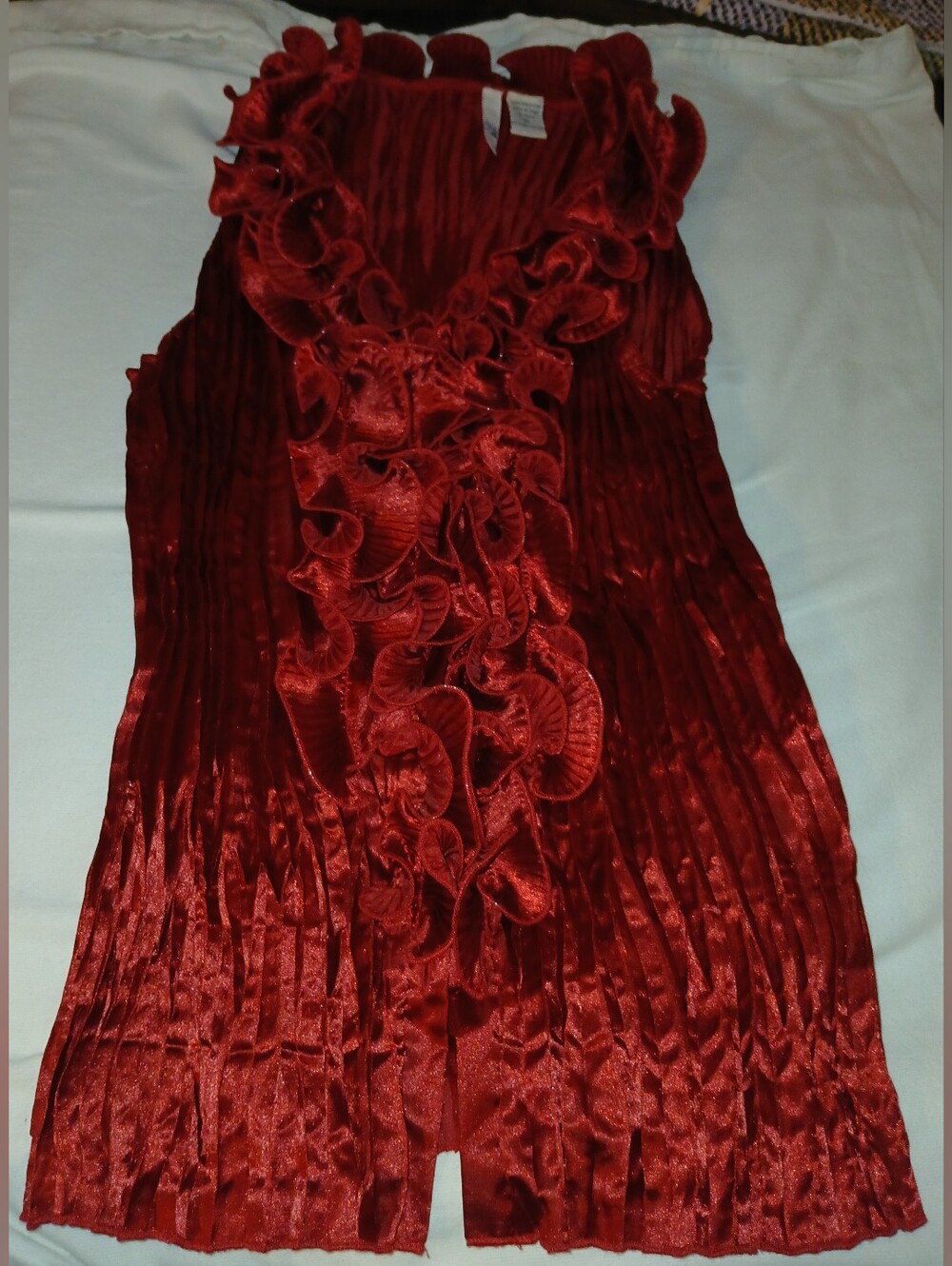 Pre-loved Women's Red Ruffled Sleeveless Blouse.
